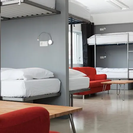 Hlemmur Square Hostel *