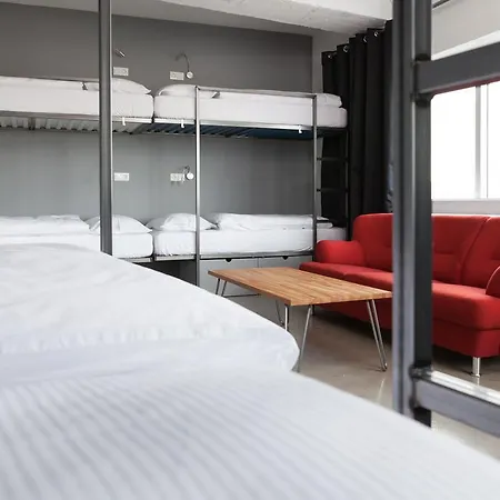 Hlemmur Square Hostel *